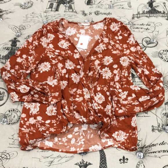 Lush Surplice Printed Blouse - Picture 4 of 5